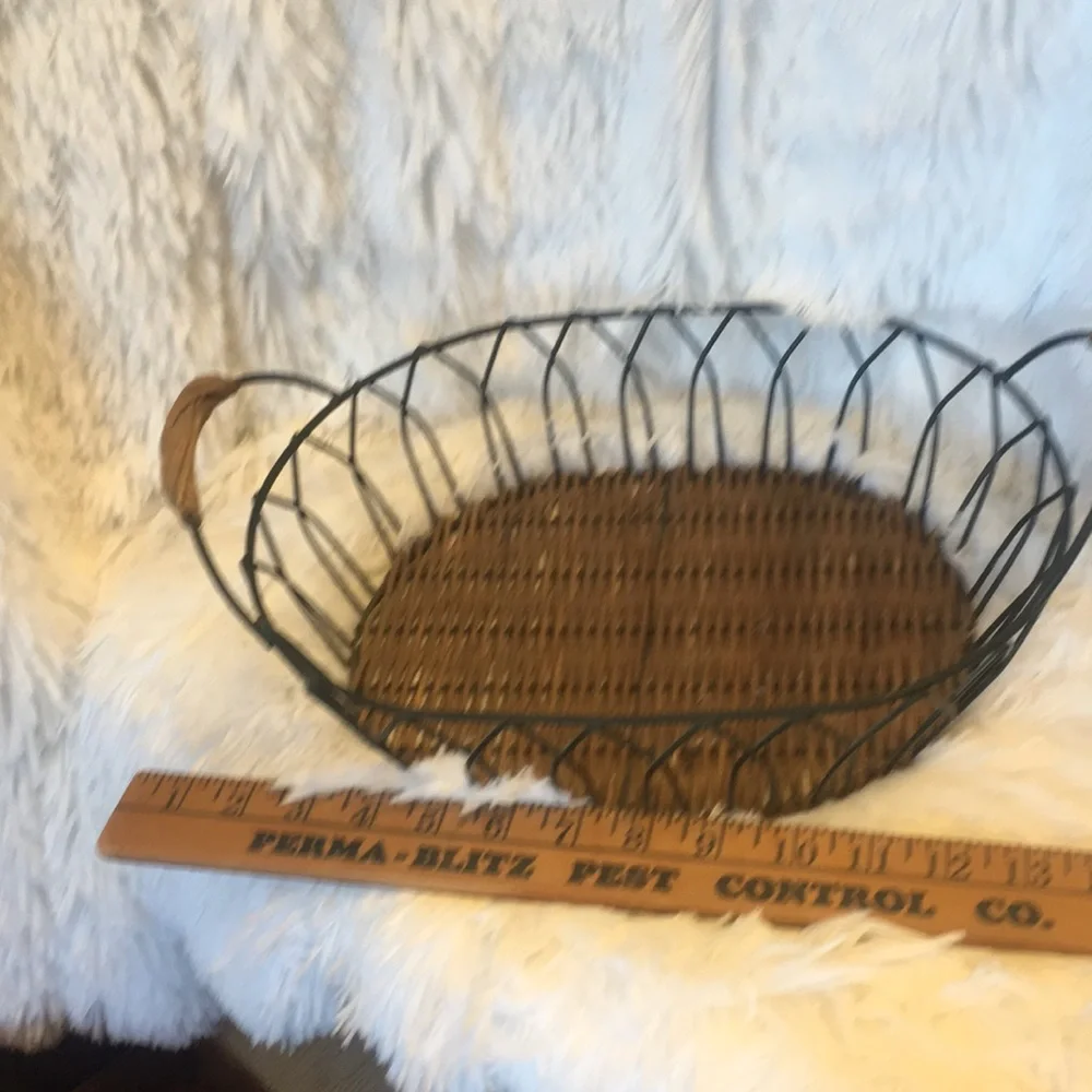 Farmhouse Wire & Wood Storage Basket
